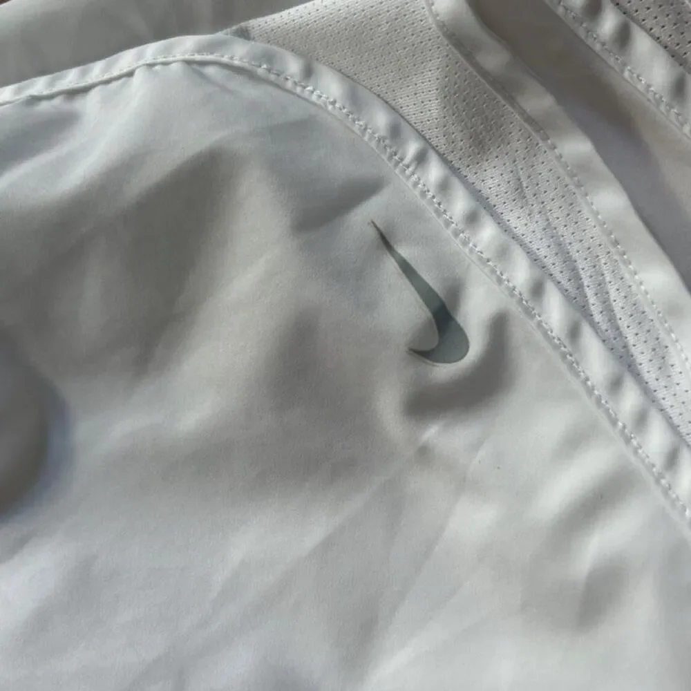 Nike Dri-Fit White Running Shorts Women's Medium Elastic Waist Athletic Shorts
